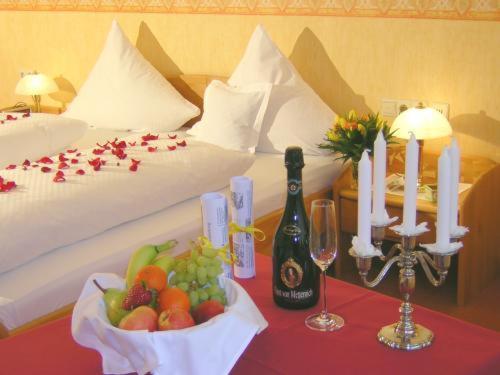 Land-Gut-Hotel Raeuber Lippoldskrug Alfeld  Extérieur photo